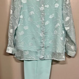 Womens 3 Piece Outfit By BonWorth. Size SP/MP.